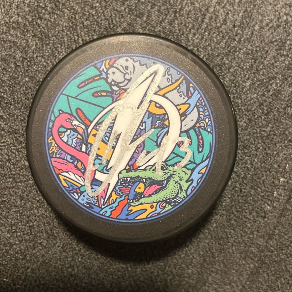 Tampa Bay Lightning signed puck